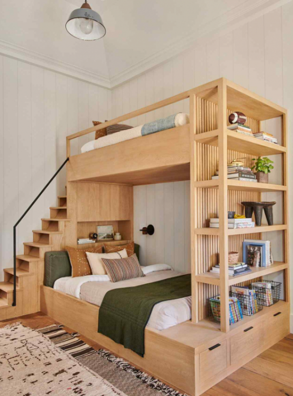 Tempat tidur bertingkat dengan perpaduan bahan yang berbeda